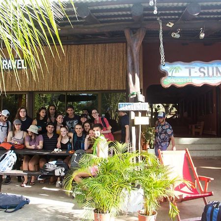 Tsunami Hostel 타마린도 외부 사진