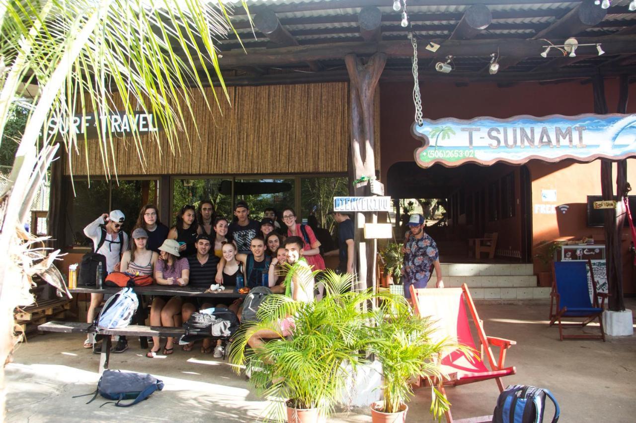 Tsunami Hostel 타마린도 외부 사진