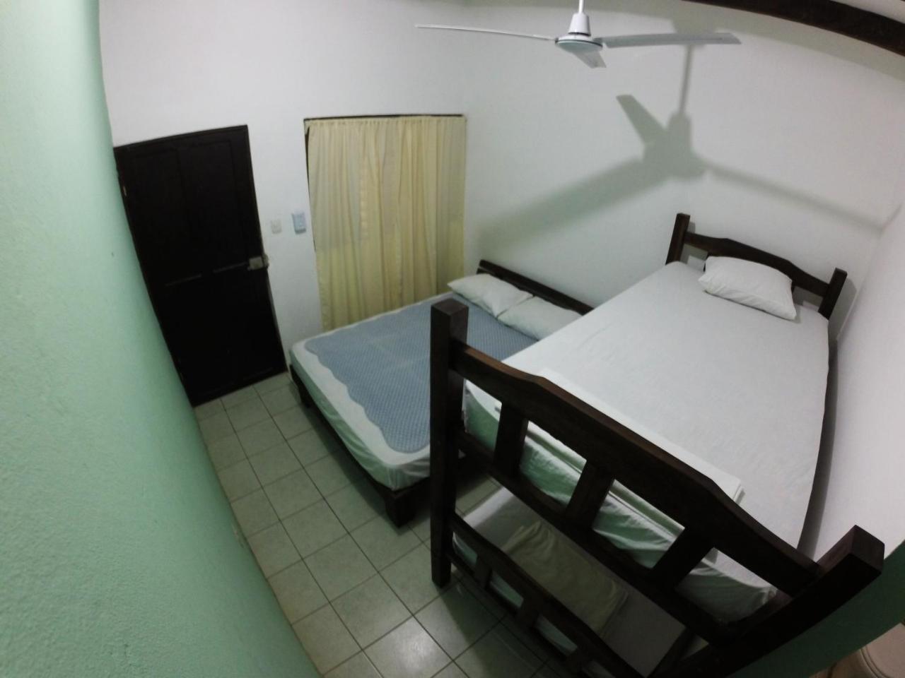 Tsunami Hostel 타마린도 외부 사진