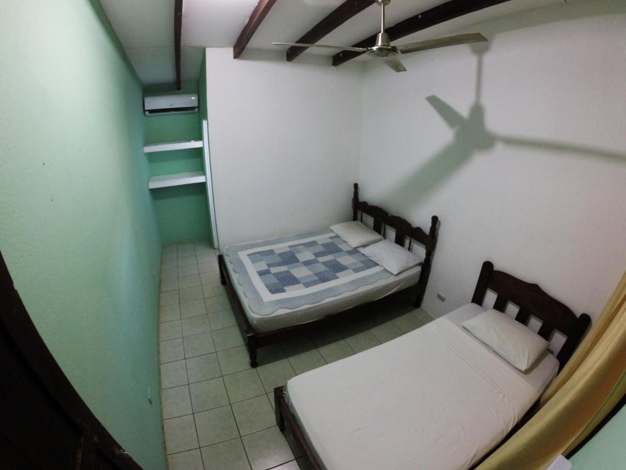 Tsunami Hostel 타마린도 외부 사진