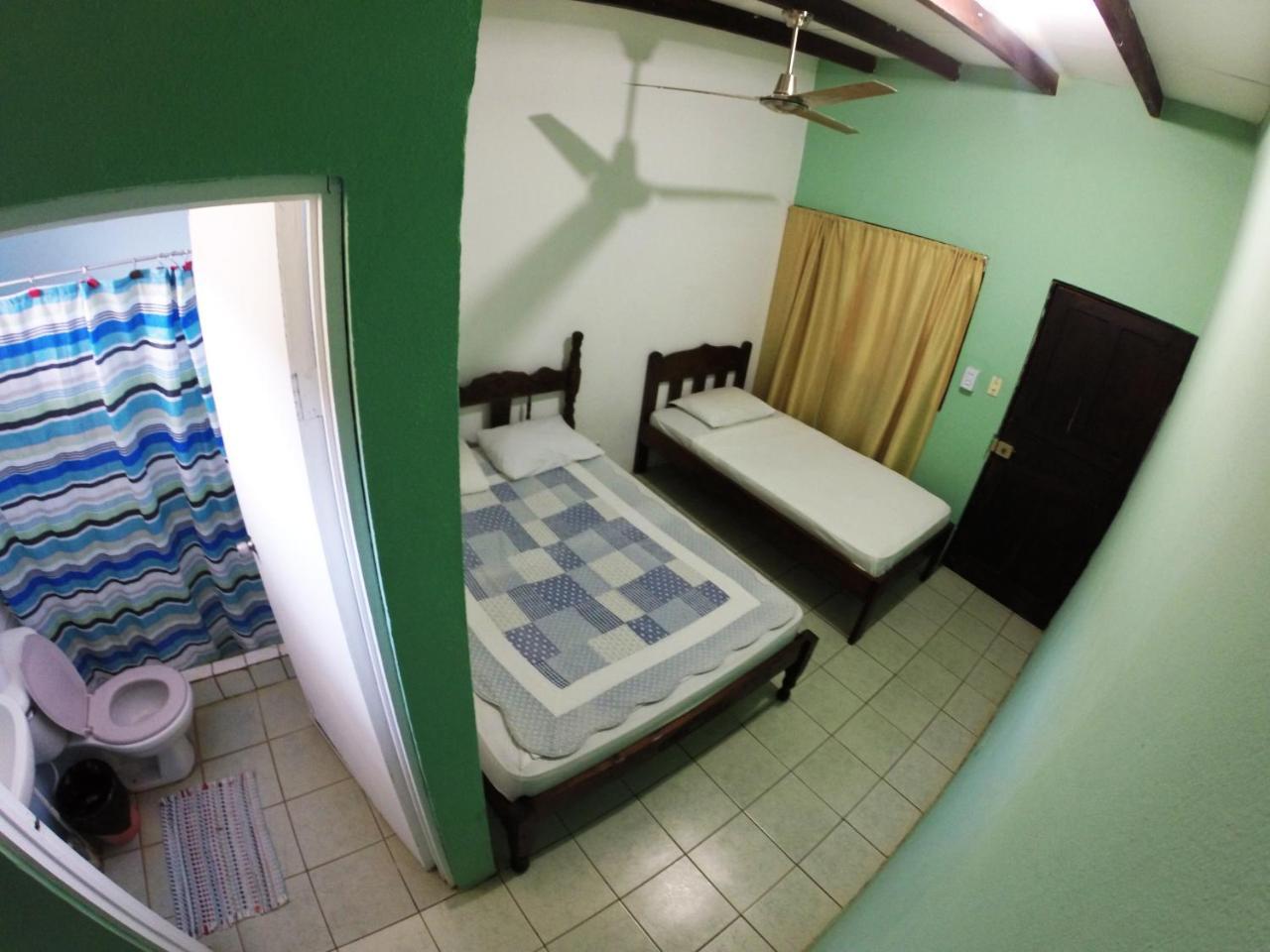 Tsunami Hostel 타마린도 외부 사진