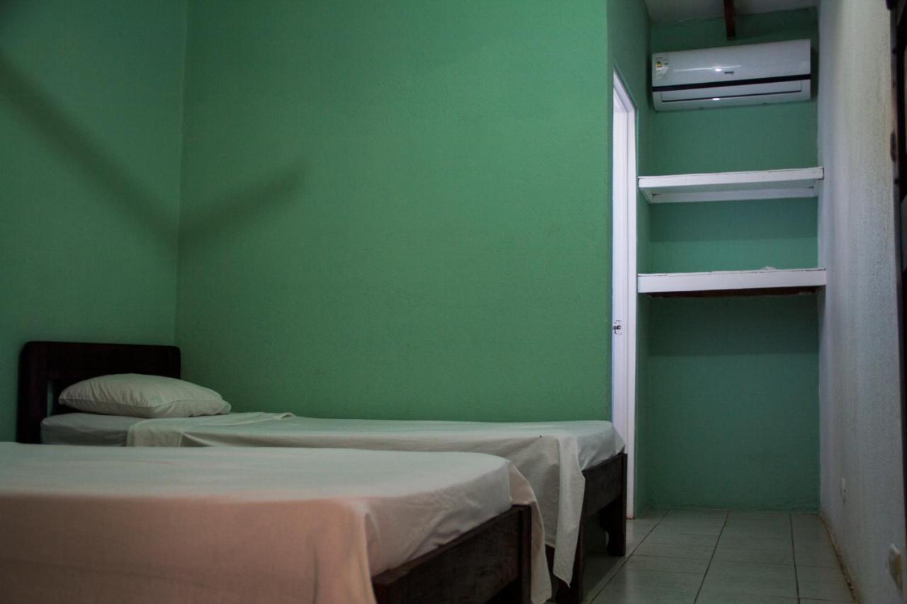 Tsunami Hostel 타마린도 외부 사진